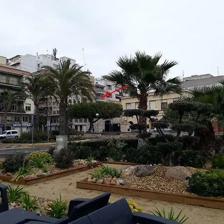 Appartamento 2 Bedroom's Flat On The Beach, Center, 1 Line *