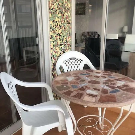 Apartment 2 Bedroom's Flat On The Beach, Center, 1 Line