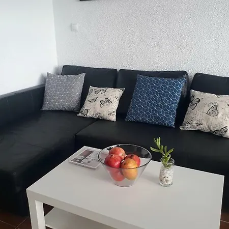 Apartment 2 Bedroom's Flat On The Beach, Center, 1 Line