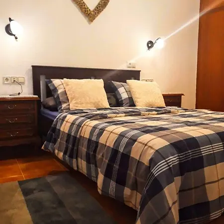 Apartment 2 Bedroom's Flat On The Beach, Center, 1 Line *